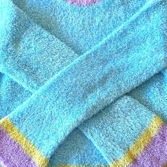 NWOT Christie Brooks Girl's fluffy knit sweater with matching scarf. - Picture 4 of 5